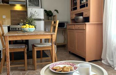 Cozy apartment with private yard - Photo 19