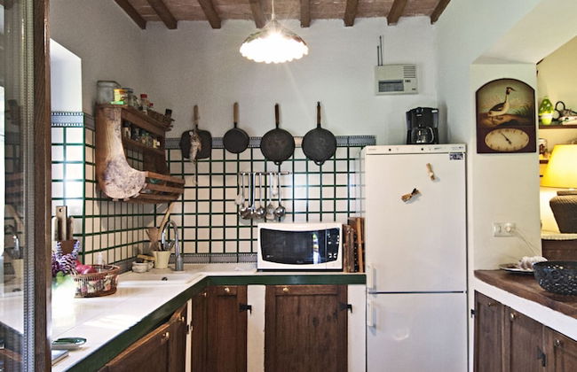 Casale Chimneys Immersed in Olive Trees - Foto 15