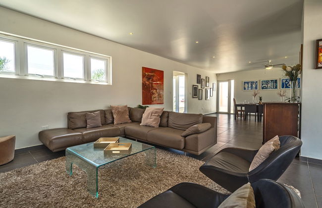 Stunning Modern Home, Near Beaches Full AC - Foto 12