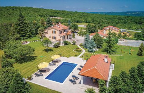 5 Bedroom Beautiful Home In Labin - Photo 1