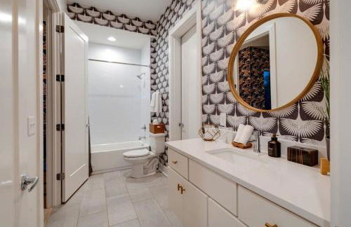 Luxury Townhouse with Rooftop Deck Less than 10 mins to Downtown - Foto 5