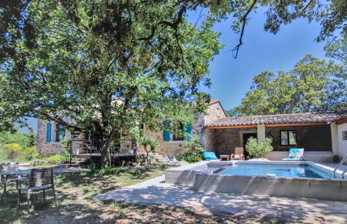 Lovely Home In La Roche St Secret - Photo 8