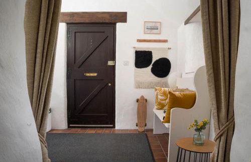 Naut Retreat, The Big Barn - Spacious & cosy cottage, walk to Porthcurno beach, Pedn Vouder & Minack Theatre - Photo 48