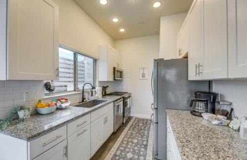 Modern Austin Townhome with Covered Patio, Balcony! - Foto 10