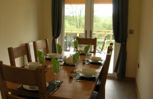 River Lodge Hot Tub Sleeps 6 - Photo 5