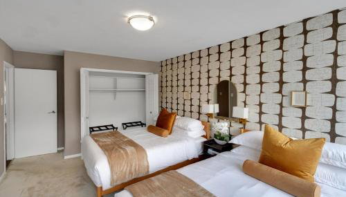 Large 3 bedroom Family Suite, Private Balcony, 5 min to DCA, Gym, Pool and more! - Photo 5