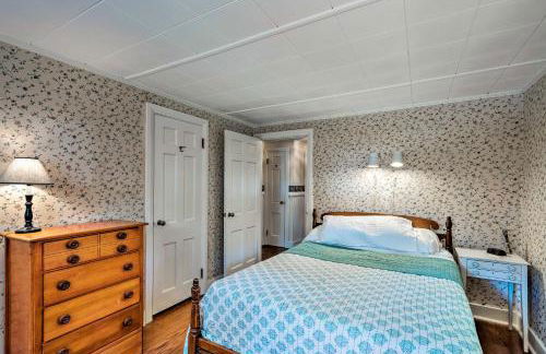 Cape Cod House with Grill and Yard - Drive to Beach! - Foto 12