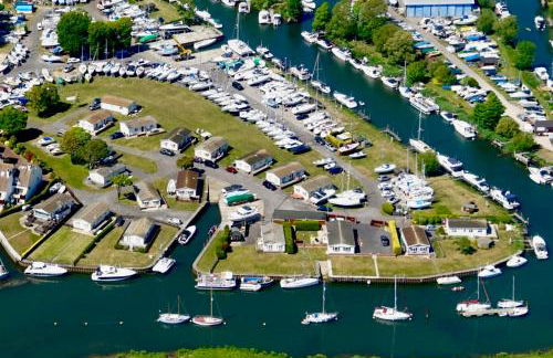 Sunset Lodge, River View & Log Burner - Foto 3