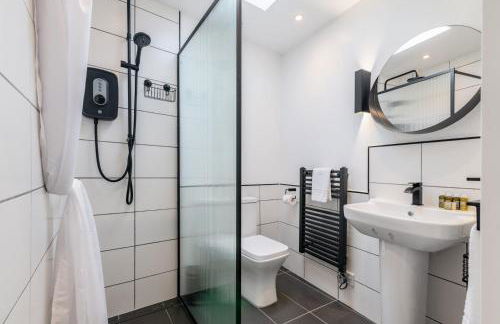 The Balham Hideaway - Photo 10