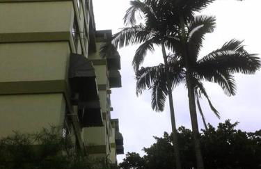 Quarto com ar condicionado em apt compartilhado e estacionamento grátis - Foto 23