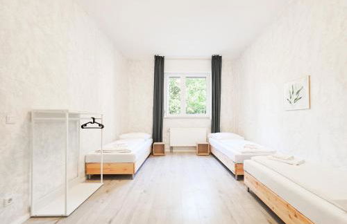 Tolstov Apartments - 3 Room Apartment - Kitchen - Dining Room - Terrace - 25 min to Messe DUS - Foto 15