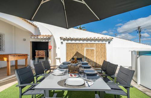 Host Wise - Sunny Spacious House - Terrace & Free Parking - Foto 25