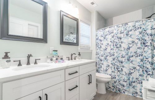 Winston Sleeps 16 - 2 Kitchens - Photo 13