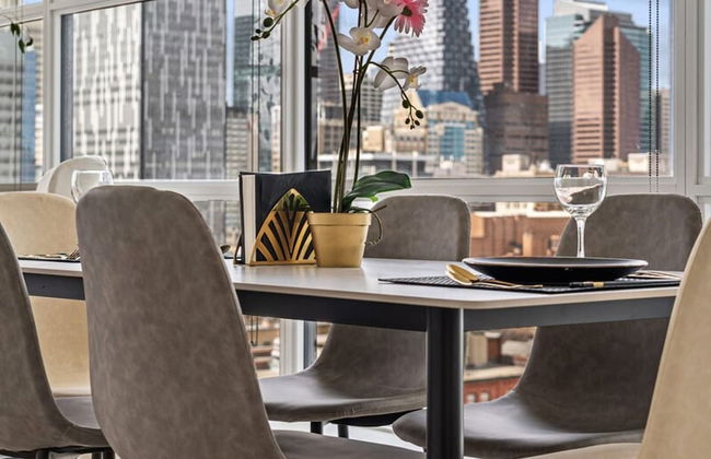 DT Upscale Corner Unit Tower Views Free Parking - Photo 4