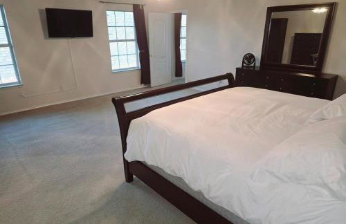 Dallas Lakeside Bliss Stay - Private Pool, Air hockey and High speed internet - Foto 22