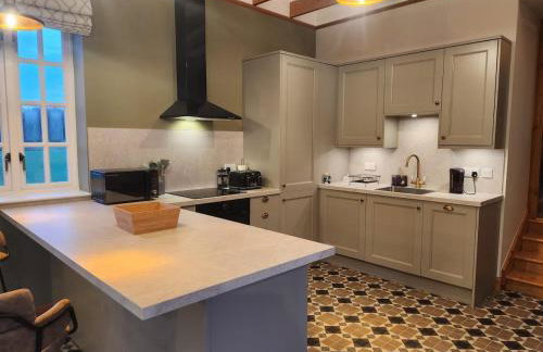 Recently refurbished former art studio - Foto 4