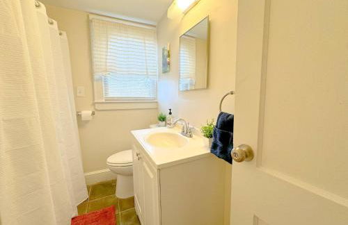 NEW - Mins to Concord/ Nashua - Fenced Backyard - - Foto 4