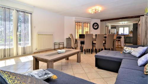 Awesome Home In Slaurent-La-Vernede - Foto 2