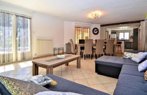 Awesome Home In Slaurent-La-Vernede - Foto 2