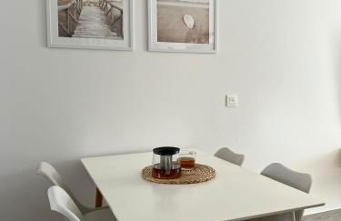 Air-conditioned Elisa Apartment with spacious sunroof lounge and swimming pool - Foto 18