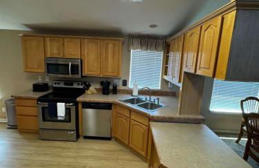 Cliff Hanger, River access with dock - Photo 9