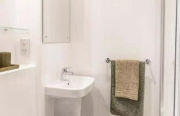 Bright & Spacious Mid-Level Studio at Briggate Studios Leeds City Centre - Photo 4