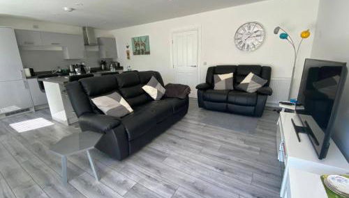 Beautiful Riverside Holiday Home - Foto 4