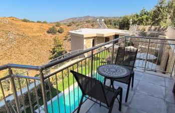 Achlades The Mountain Paradise Villas - Suite with a Private Jacuzzi, Pool, and a Balcony with an Amazing View! - Foto 45