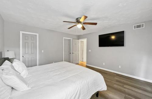 The Paramour comfy home with ground floor bedroom and fenced in yard - Foto 21