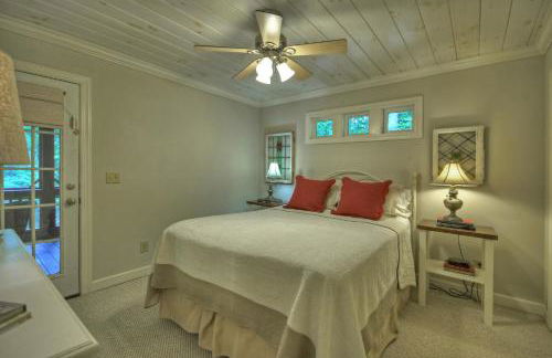 Southern Living Cottage Cozy up by the fire relax on the porch and enjoy peaceful surroundings - Foto 25