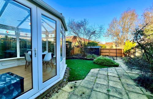 J&J stays 5 bedroom detached house in Peterborough with parking - Photo 40