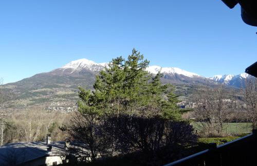 EMBRUN Superbe appartement classé 3 étoiles tout équipé avec vue sur montagnes - Foto 9