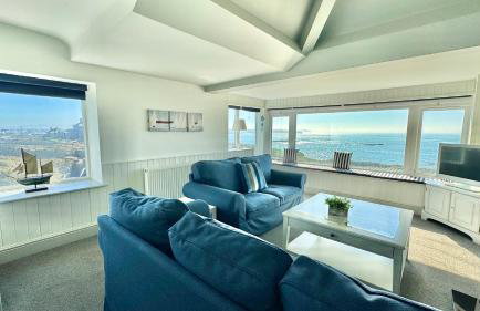 HEADLANDS-2 BED-SEA VIEW APARTMENT-TREARDDUR BAY - Photo 4
