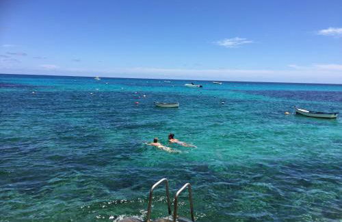 Casa Lili - Shared Pool - Close to Seafront Promenade - Sea Views from upper terrace - Foto 17