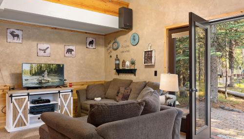 Hayloft Hollow by KABINO Fire Pit Fireplace Loft with Low Ceiling High Chair WiFi - Foto 4