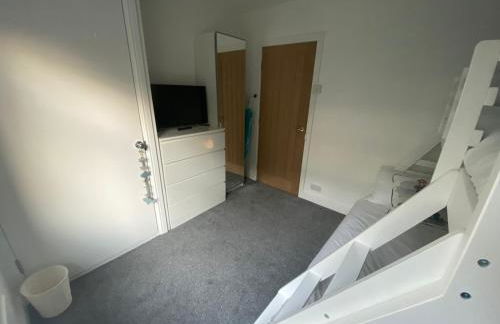 Blissful 4-Bedroom Home with Hot tub - Foto 9