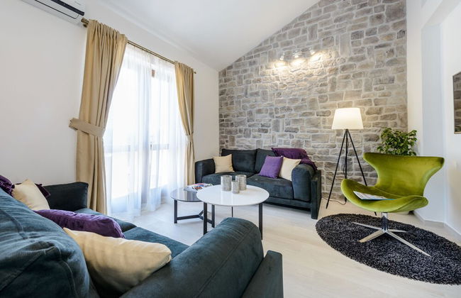 Holiday Home with Private heated Pool, Sea view & Basketball Court - Photo 11