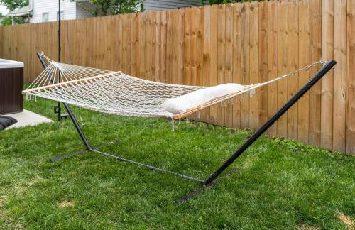 Hot Tub - Mins to Short North - Retro Game Room - Foto 35