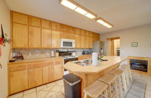 Lake Eufaula Retreat with Boat Slip and Fireplace! - Foto 9