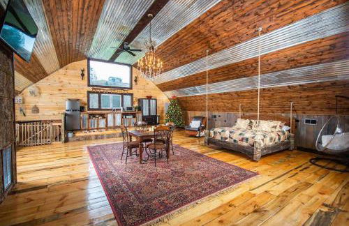 Petting Zoo! Hot Tub, 15 acres, stream & Romance! - Foto 41