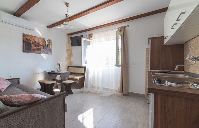 Serene Retreat Holiday Home With Pool - Foto 8