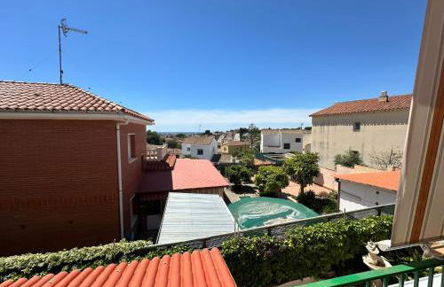 Piso superior tranquilo terraza y vistas A 45 min de Barcelona - Foto 36