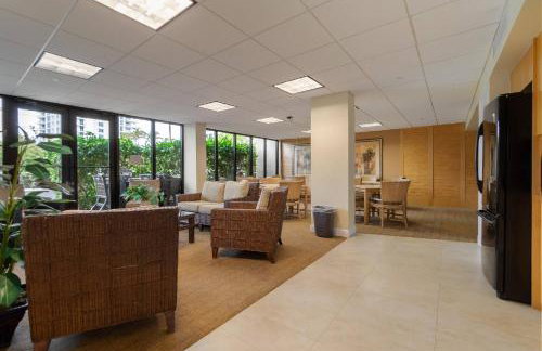 Luxury Beachfront Condo, Pool, Tennis Court, Sauna, Gym #locationenvy - Photo 12