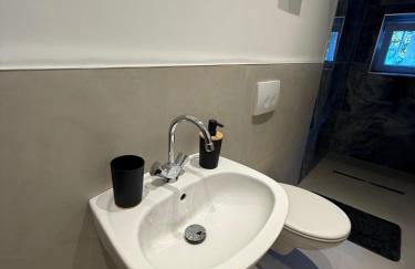 Zentrales Apartment mit Terrasse neu renoviert - Foto 9