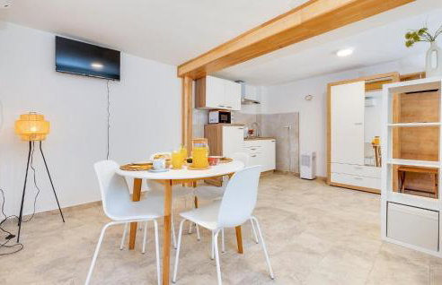 2 Bedroom Nice Home In Koranski Brijeg - Foto 18