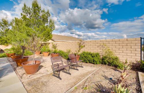 Single-Story San Bernardino Home with Valley Views! - Foto 25
