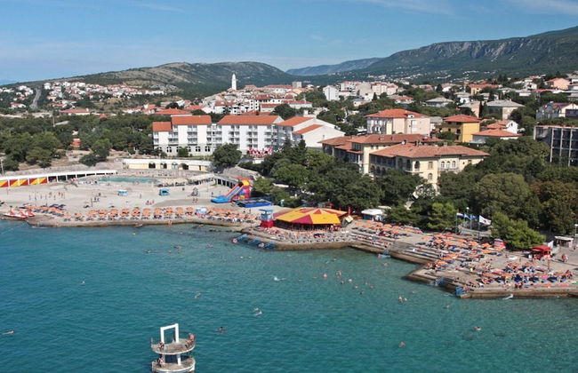 Large Holiday Home With Private Pool, Wellness & Sea View - Foto 29