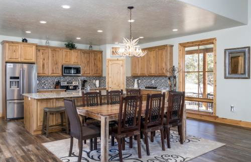 East Zion Trails Retreat-Hot tub, Resort Amenities, Exceptional - Photo 4