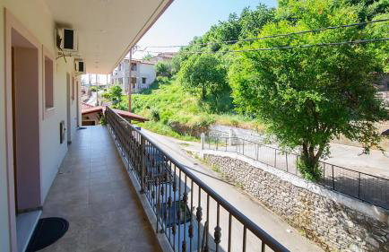 Ξενώνας Μενελαΐς - Menelais Apartments - Photo 49