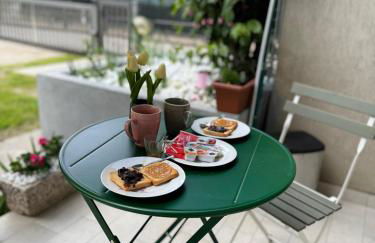 Green House Next - Lovely Apartment for family and Free Parking - Photo 12